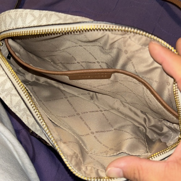 Michael Kors shoulder purse - Picture 3 of 4